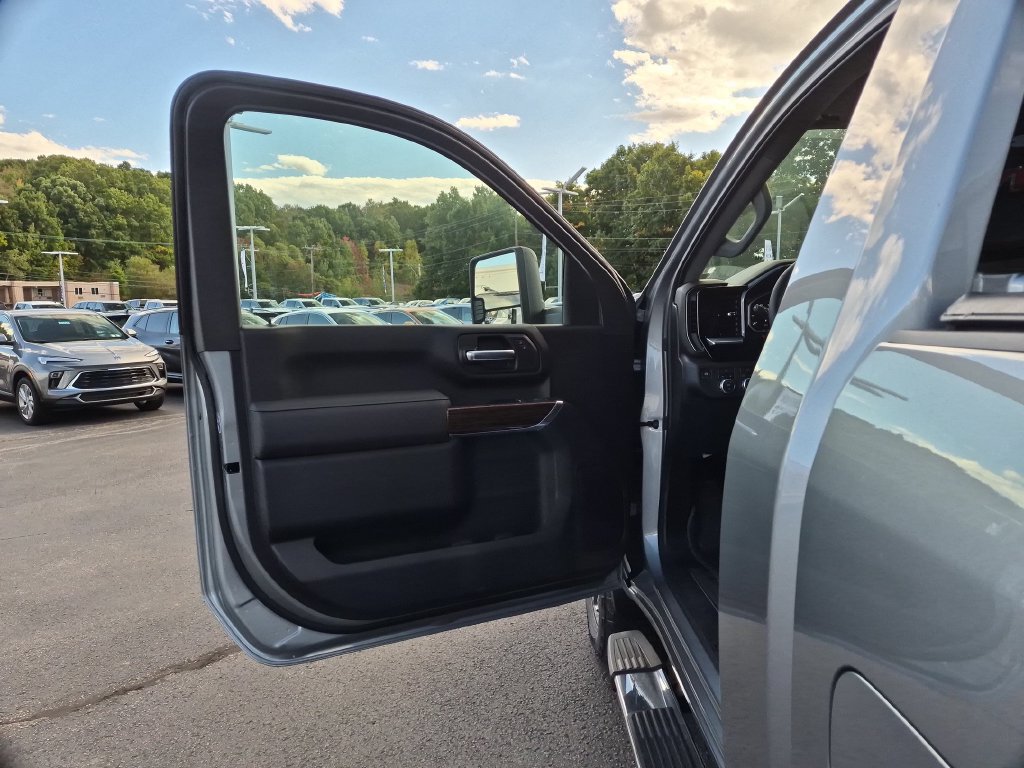 New 2026 GMC Sierra 2500 SLE w/ SLE Convenience Package AWD/4WD image 15