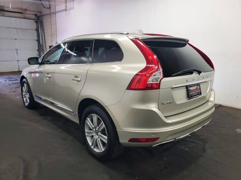Used 2017 Volvo XC60 T5 Inscription image 5