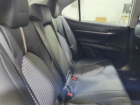 Used 2022 Toyota Camry SE image 25