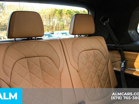 Used 2023 BMW X7 xDrive40i w/ M Sport Package image 21