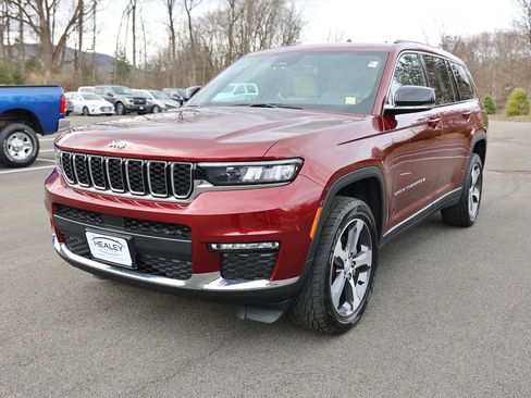 Used 2023 Jeep Grand Cherokee L Limited image 3