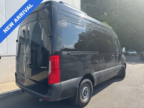 Used 2024 Mercedes-Benz Sprinter 2500 image 3