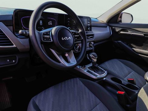 Certified 2024 Kia Seltos LX image 8