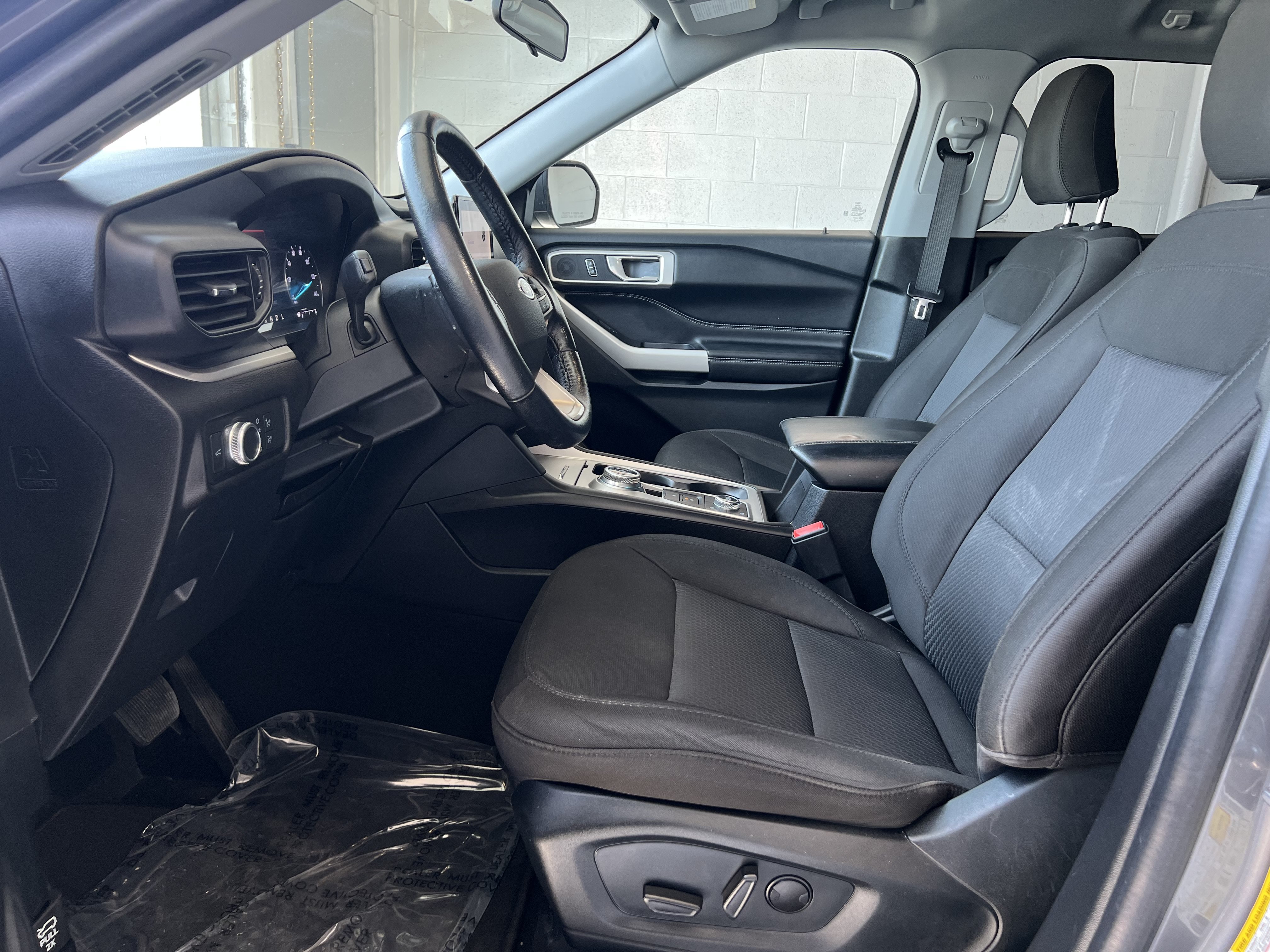 Used 2022 Ford Explorer XLT AWD/4WD image 10