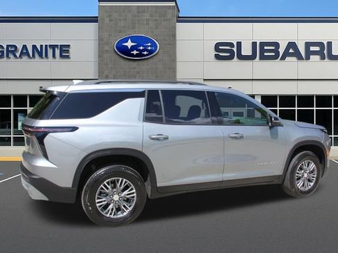 Used 2026 Chevrolet Traverse LT w/ Driver Confidence Package AWD/4WD image 11