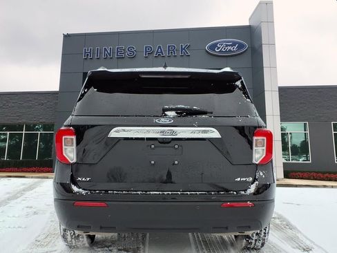 Certified 2022 Ford Explorer XLT image 6