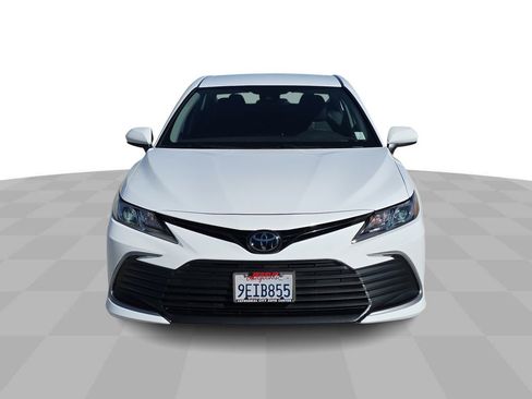 Used 2023 Toyota Camry LE image 3
