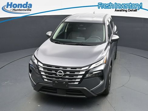 Used 2025 Nissan Rogue SV FWD image 16