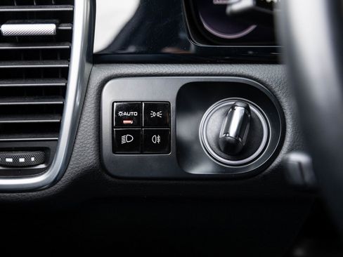 Certified 2021 Porsche Cayenne image 17