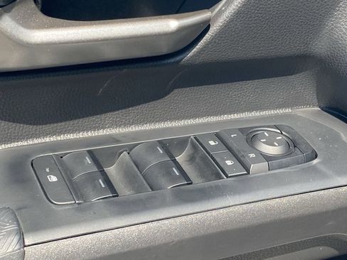 Used 2025 Toyota Tacoma TRD Off-Road image 13