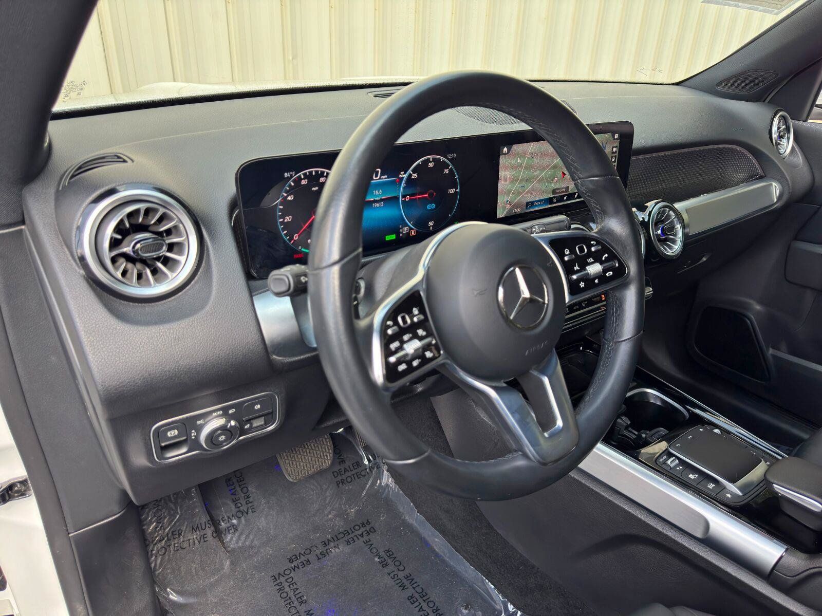 Used 2023 Mercedes-Benz EQB 300 4MATIC w/ Exclusive Package image 13