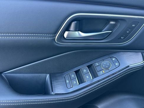 New 2026 Nissan Rogue Platinum AWD/4WD image 12