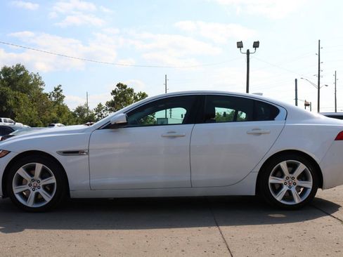 Used 2017 Jaguar XE Premium AWD/4WD image 11