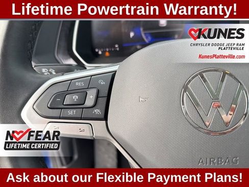 Used 2024 Volkswagen Jetta SE w/ Panoramic Sunroof Package image 20