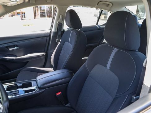 Used 2024 Nissan Sentra SV FWD image 15