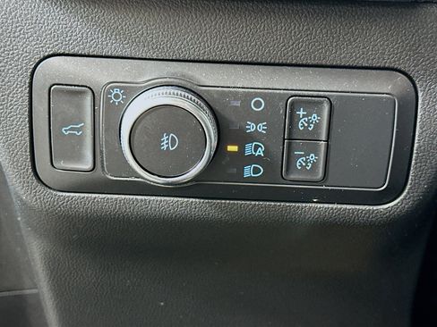 Used 2022 Ford Escape SEL w/ SEL Stealth AWD Package image 17