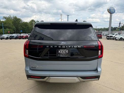 Certified 2025 Ford Expedition Platinum w/ Driver's Package AWD/4WD image 5