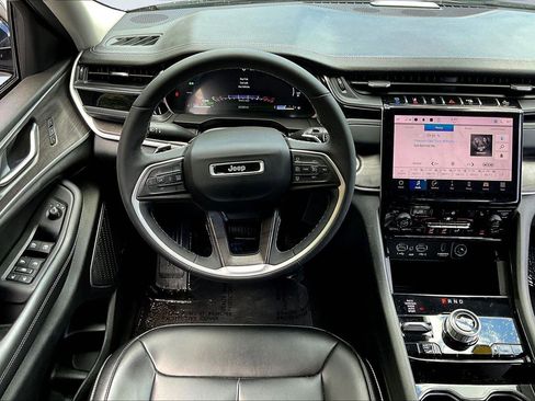 Used 2023 Jeep Grand Cherokee 4WD 4xe image 5