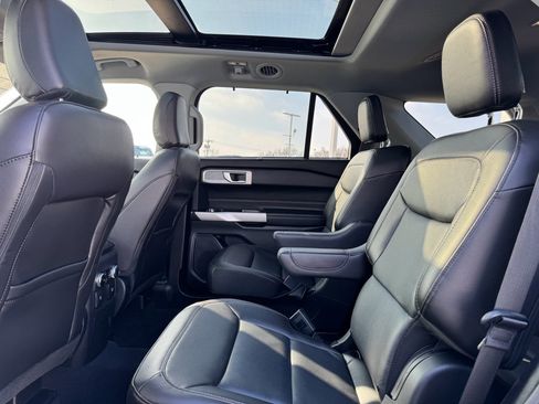 Certified 2022 Ford Explorer Limited w/ Equipment Group 301A image 24