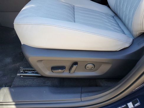 New 2026 Mitsubishi Outlander SEL image 14