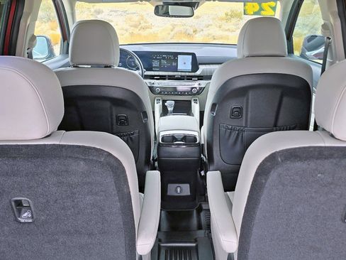 Used 2024 Kia Telluride SX w/ Towing Package image 6