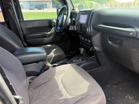 Used 2013 Jeep Wrangler Unlimited Sport w/ Connectivity Group AWD/4WD image 9
