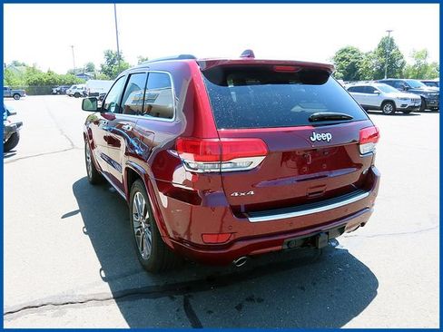 Certified 2018 Jeep Grand Cherokee Overland AWD/4WD image 5