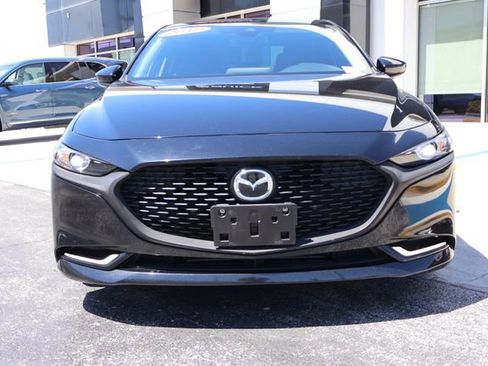 Used 2021 MAZDA MAZDA3 s FWD image 2
