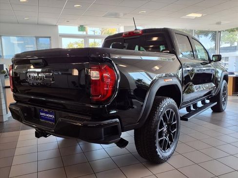 New 2026 GMC Canyon Denali w/ LPO, Denali Black Edition AWD/4WD image 7