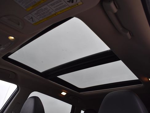 Used 2019 Nissan Rogue SL w/ Premium Package image 13