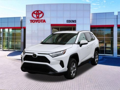 Used 2025 Toyota RAV4 XLE w/ Weather Package AWD/4WD image 9