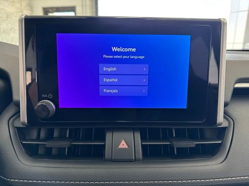Used 2025 Toyota RAV4 XLE AWD/4WD image 23