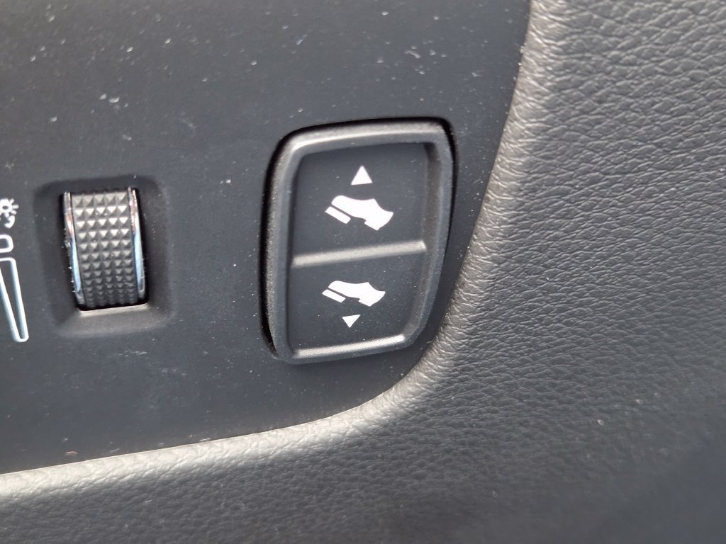 Used 2024 Jeep Wagoneer L 4WD image 11