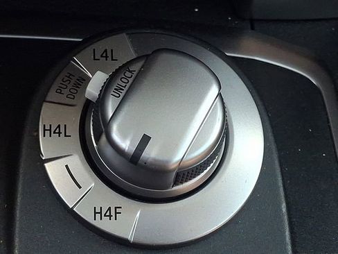 Used 2022 Toyota 4Runner Limited AWD/4WD image 25
