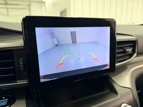 Used 2020 Ford Explorer XLT w/ Equipment Group 202A image 14