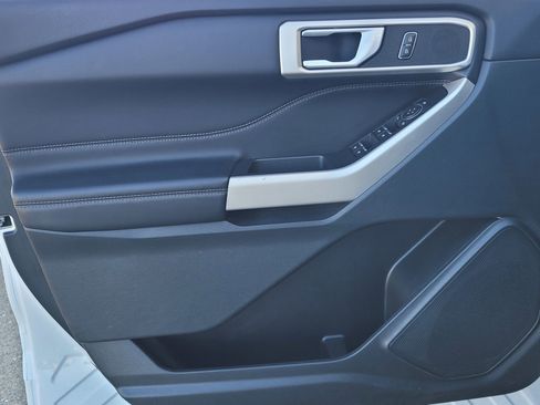 Used 2023 Ford Explorer XLT w/ Equipment Group 202A image 14