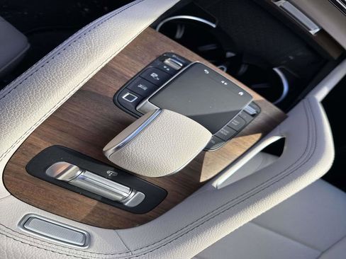 Certified 2025 Mercedes-Benz GLS 450 4MATIC image 24