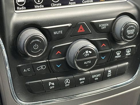 Used 2018 Jeep Grand Cherokee Limited image 19