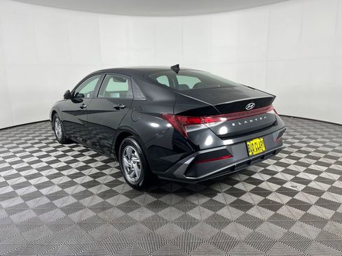 Used 2024 Hyundai Elantra SE image 8