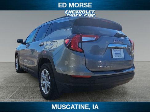 Used 2023 GMC Terrain SLE w/ Driver Convenience Package image 3