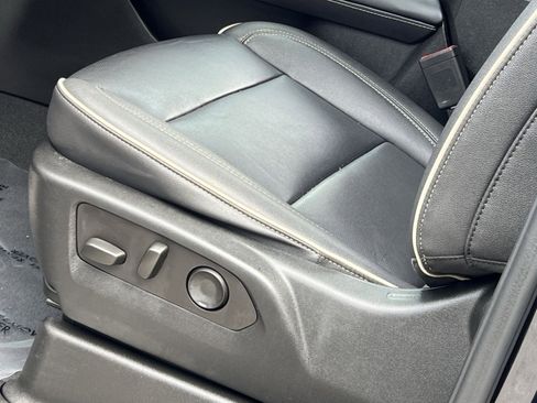 Used 2023 Chevrolet Tahoe Premier AWD/4WD image 19