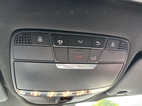 Used 2021 Mercedes-Benz GLC 300 4MATIC image 23