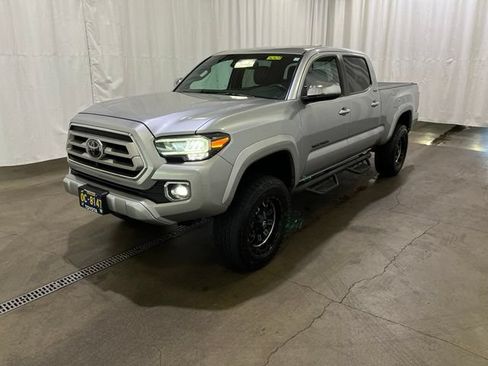 Used 2022 Toyota Tacoma Limited w/ Black Out Package (TMS) AWD/4WD image 8