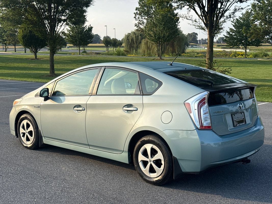 Used 2013 Toyota Prius Two FWD image 6