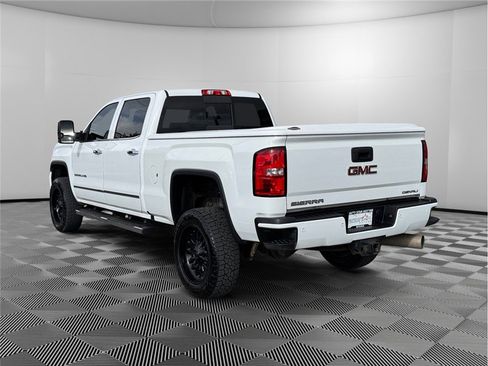 Used 2017 GMC Sierra 2500 Denali w/ Duramax Plus Package image 3