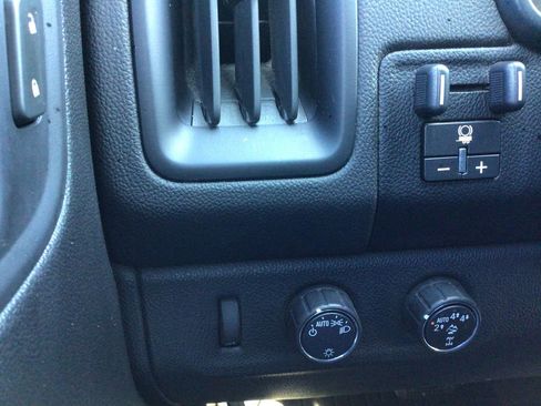 Used 2018 Chevrolet Colorado ZR2 image 26