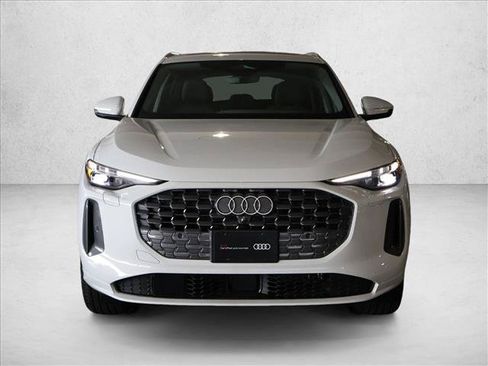 Used 2025 Audi Q5 Premium w/ Premium Plus AWD/4WD image 2