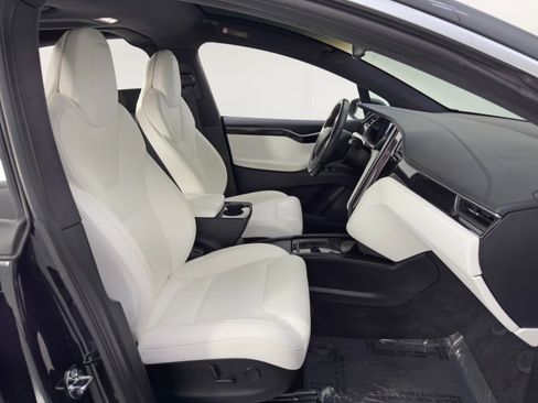 Used 2018 Tesla Model X 100D image 30