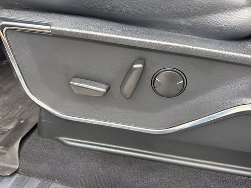 Used 2023 Ford F250 Lariat w/ Chrome Package image 10