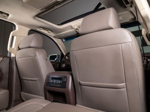 Used 2019 GMC Yukon XL Denali w/ Denali Ultimate Package RWD image 28